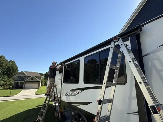 New Horizons RV Services work