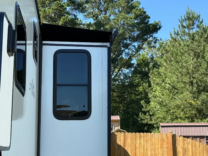 New Horizons RV Services work